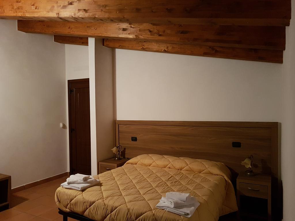 Agriturismo L'Ulivo Padula Exterior photo